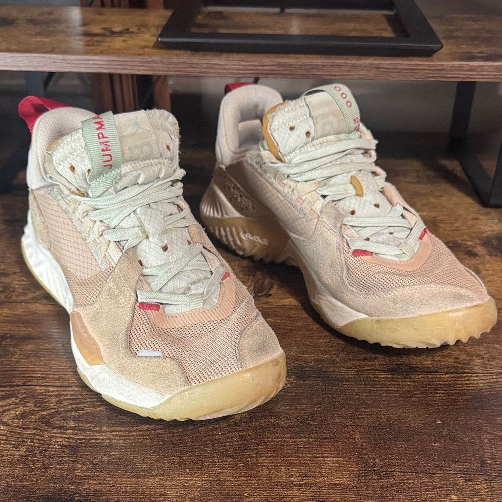Nike Beige and Red Casual Sneakers
